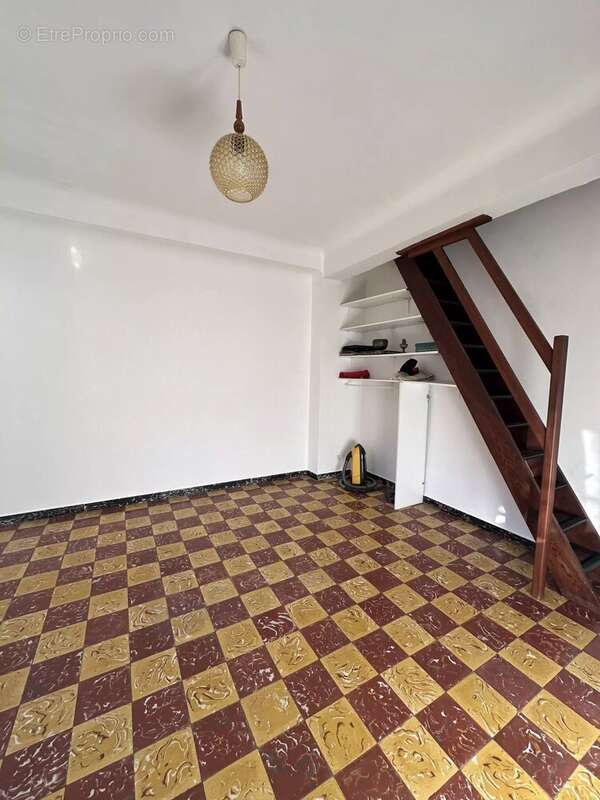 Maison à SAINT-LAURENT-DU-VAR