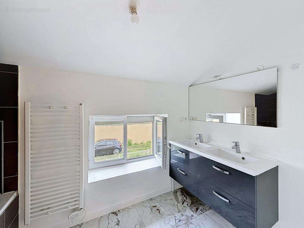 Appartement à SAINT-SYMPHORIEN-D'OZON