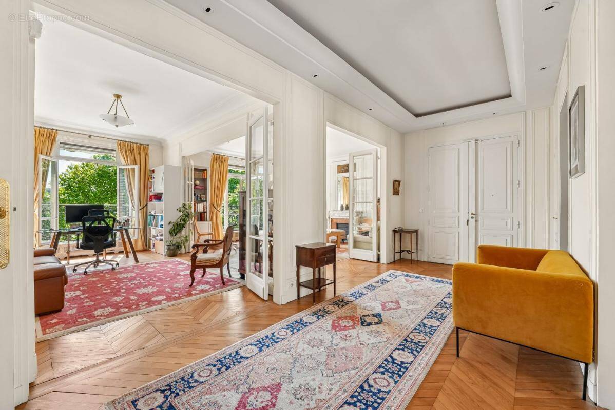 Appartement à NEUILLY-SUR-SEINE