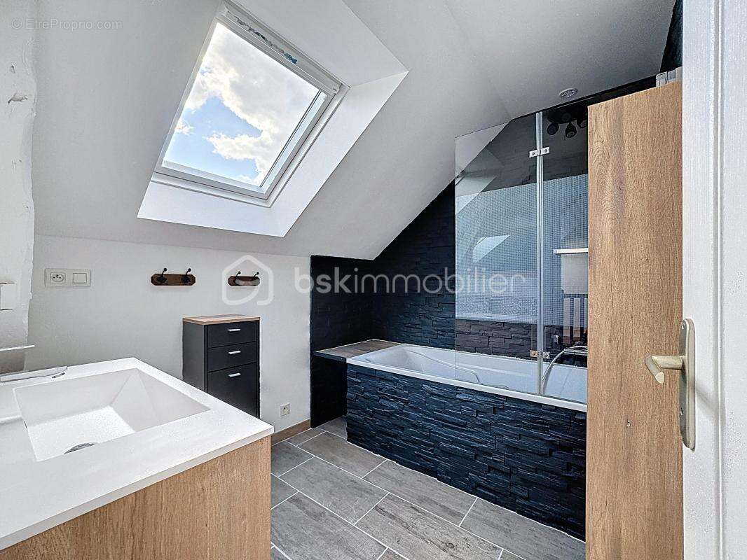 Maison à LA CHAPELLE-BOUEXIC