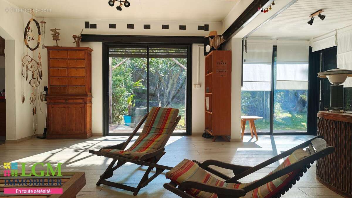 Maison à LA PLAINE-DES-PALMISTES