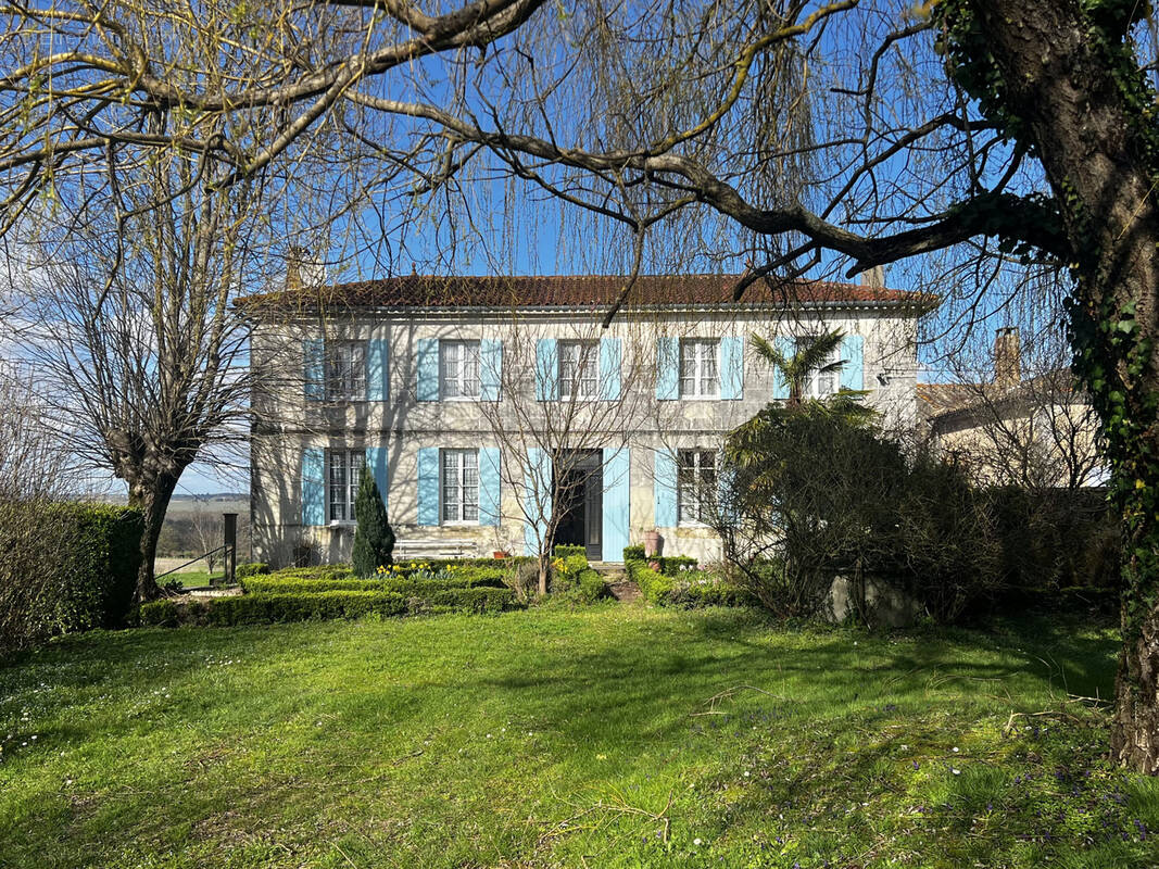 Maison à SAINT-THOMAS-DE-CONAC