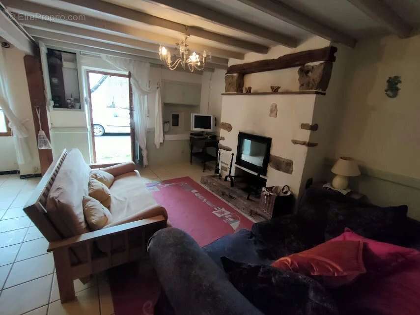 Maison à PRESSIGNAC
