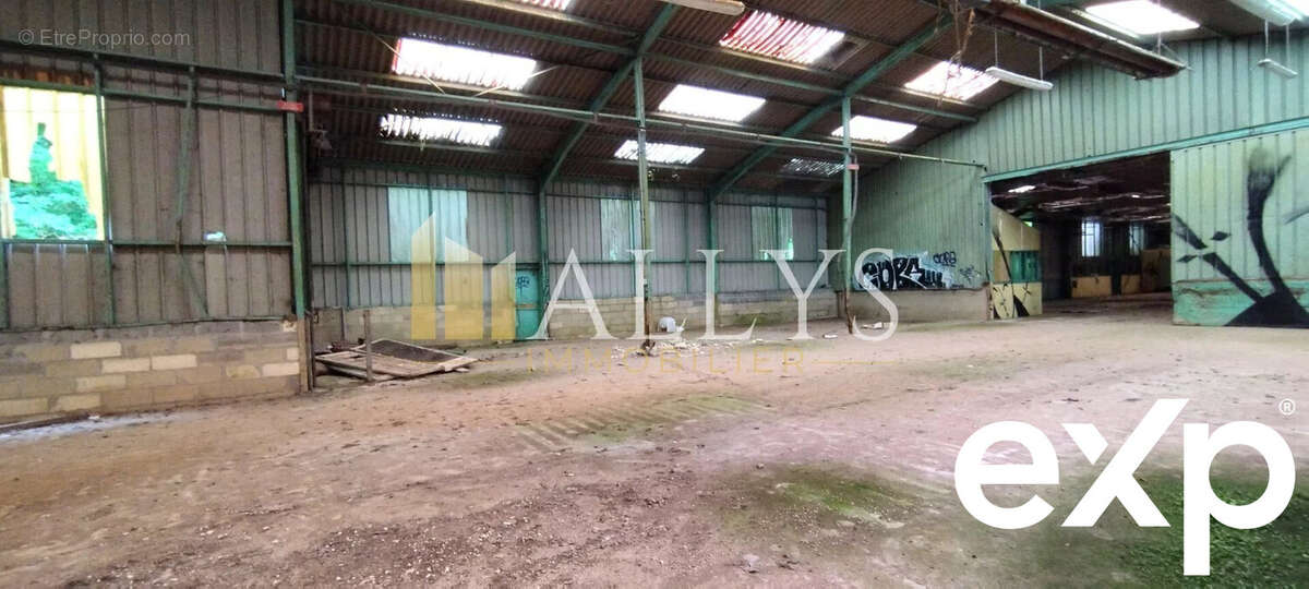 Commerce à RADEPONT