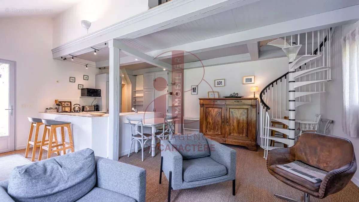 Maison à FONTAINEBLEAU