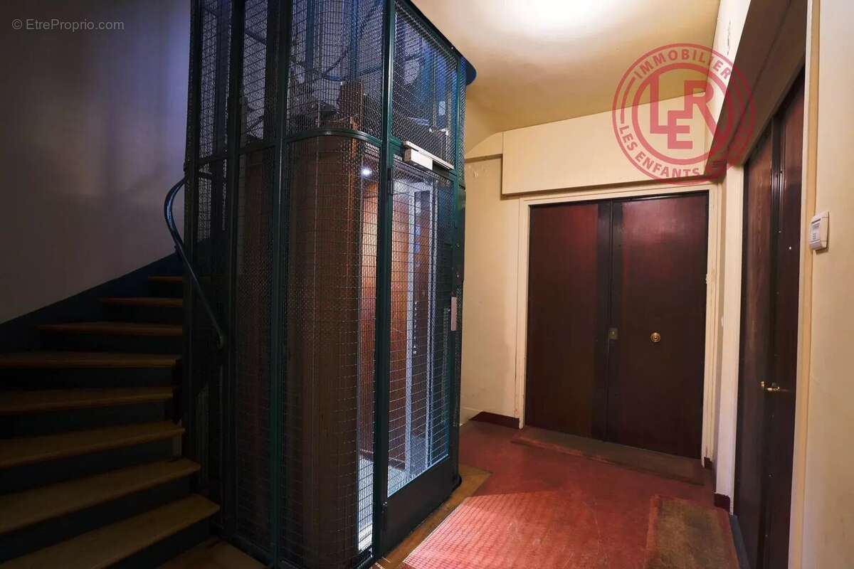 Appartement à PARIS-10E