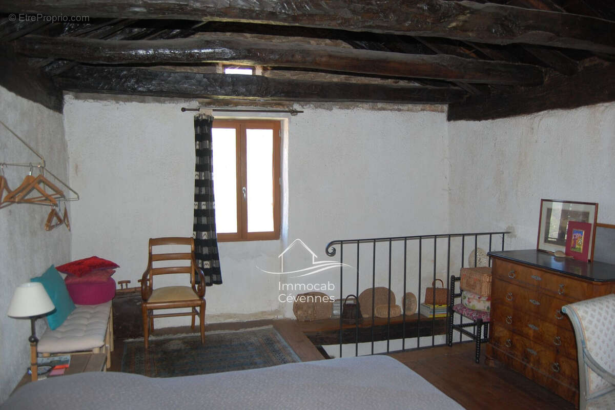 Maison à LE COLLET-DE-DEZE