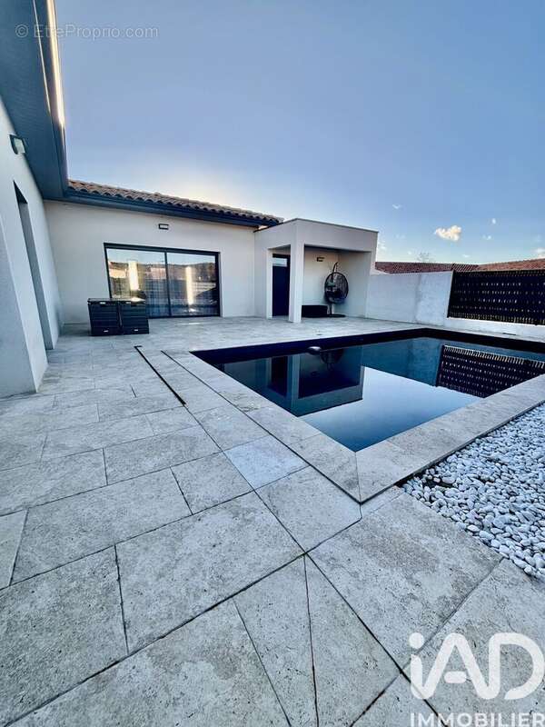 Photo 2 - Maison à BIZANET