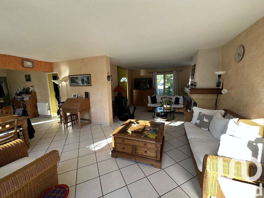 Photo 2 - Maison à SAVIGNY-LE-TEMPLE