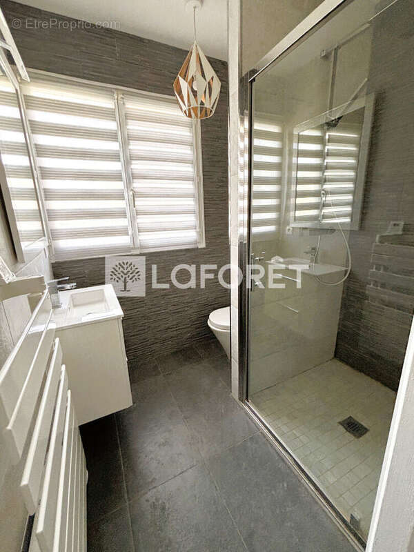 Maison à SAINT-LAURENT-DU-VAR