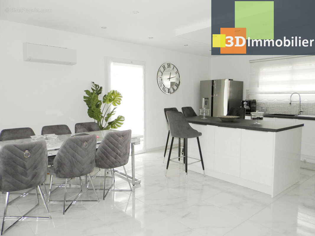 PIÈCE DE VIE 30 m²