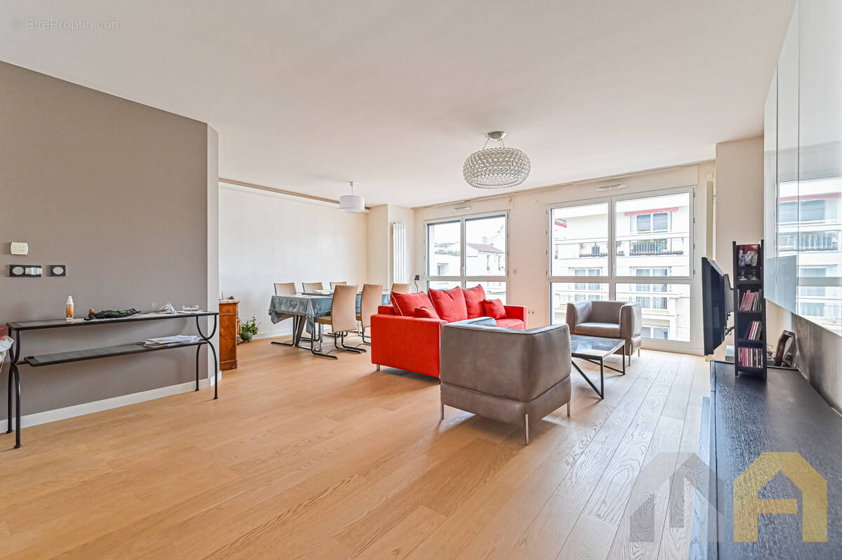 Appartement à LEVALLOIS-PERRET