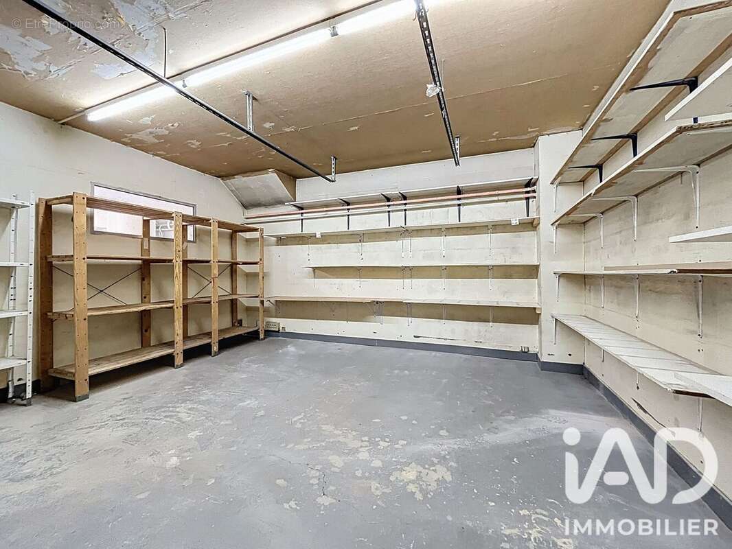 Photo 8 - Commerce à COURBEVOIE