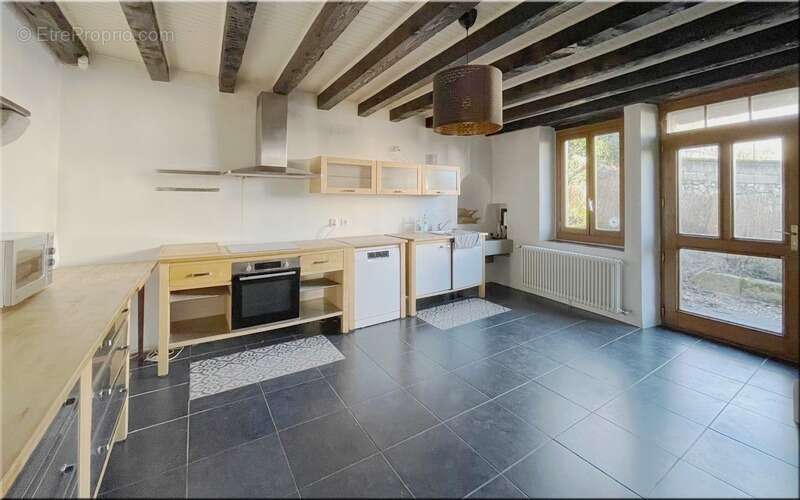 Maison à THOIRY