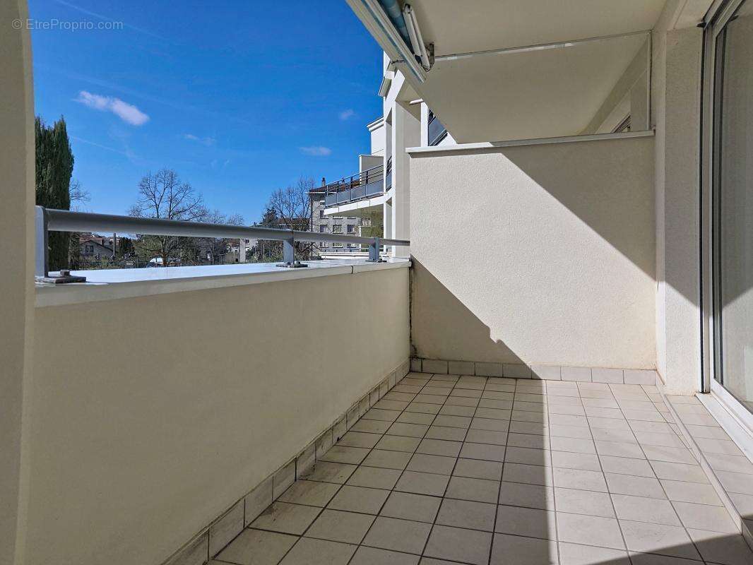 Appartement - 3 Chambres - 2  Balcons - 2 Caves - Garage possible en sus - Proche toutes commodités - photo 2