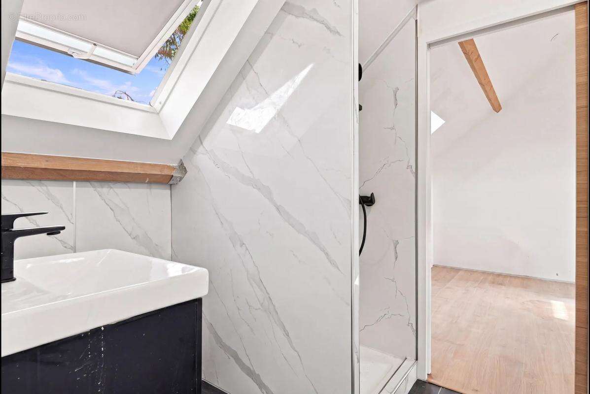 Maison de 7 pièces de 150 m² à Villejuif - photo 10