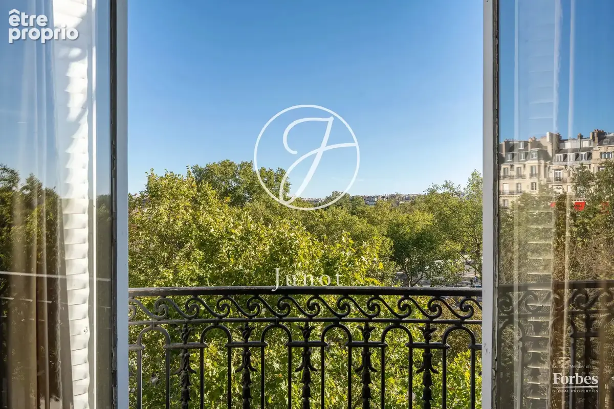 Paris 7e - CHAMP DE MARS - Appartement - 5 pièces - 130,45m² Carrez - 133,35m² au sol - Vues dégagées - photo 7