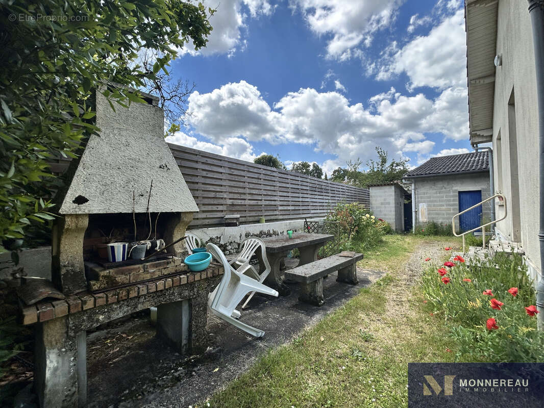 Maison à BAIGNES-SAINTE-RADEGONDE