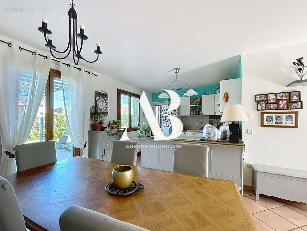 Maison à LA CHAPELLE-RABLAIS