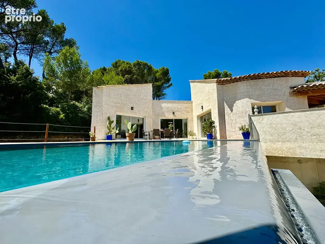 Maison Laudun l'Ardoise - 6 pièces - 300 m² avec gîte. - photo 2