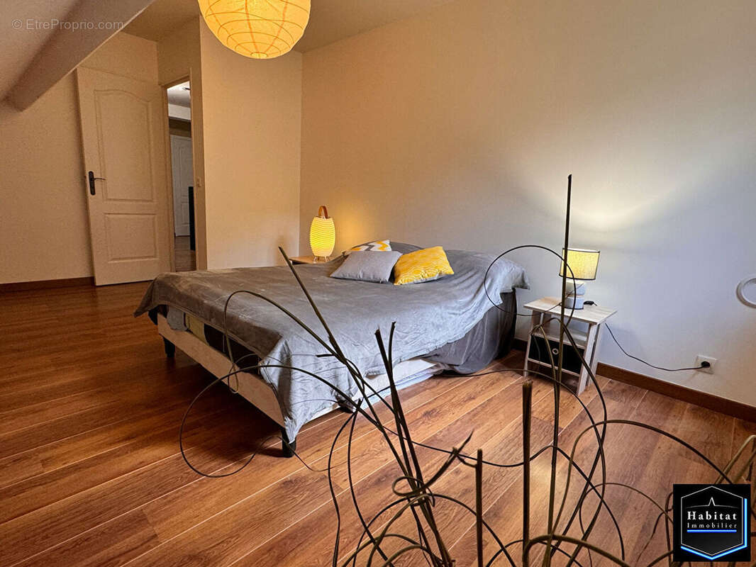 Maison à LE PLESSIS-BELLEVILLE