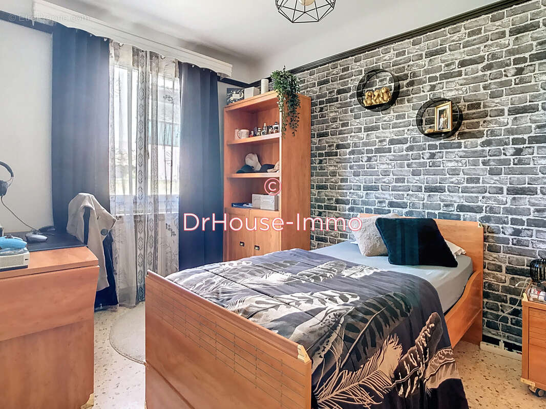 Maison à SAINT-VICTORET