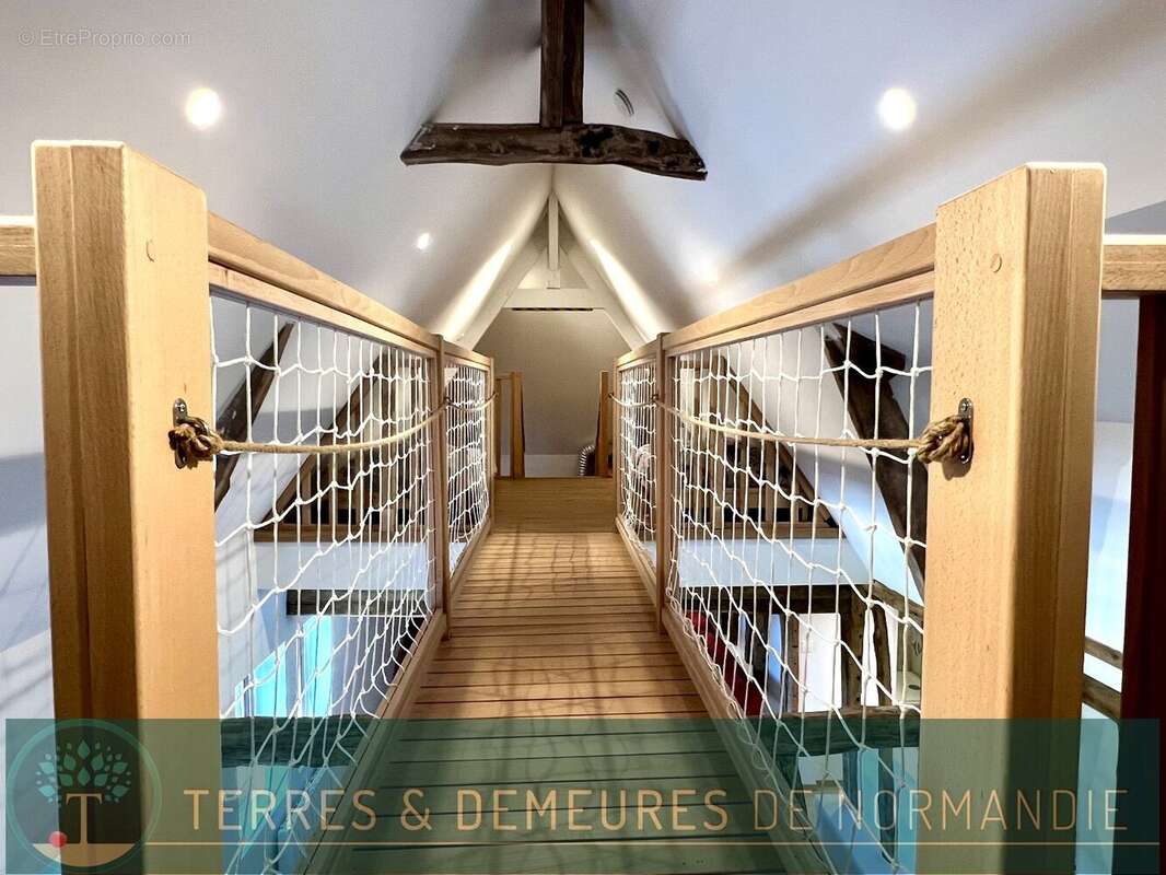 Maison à BOURG-ACHARD