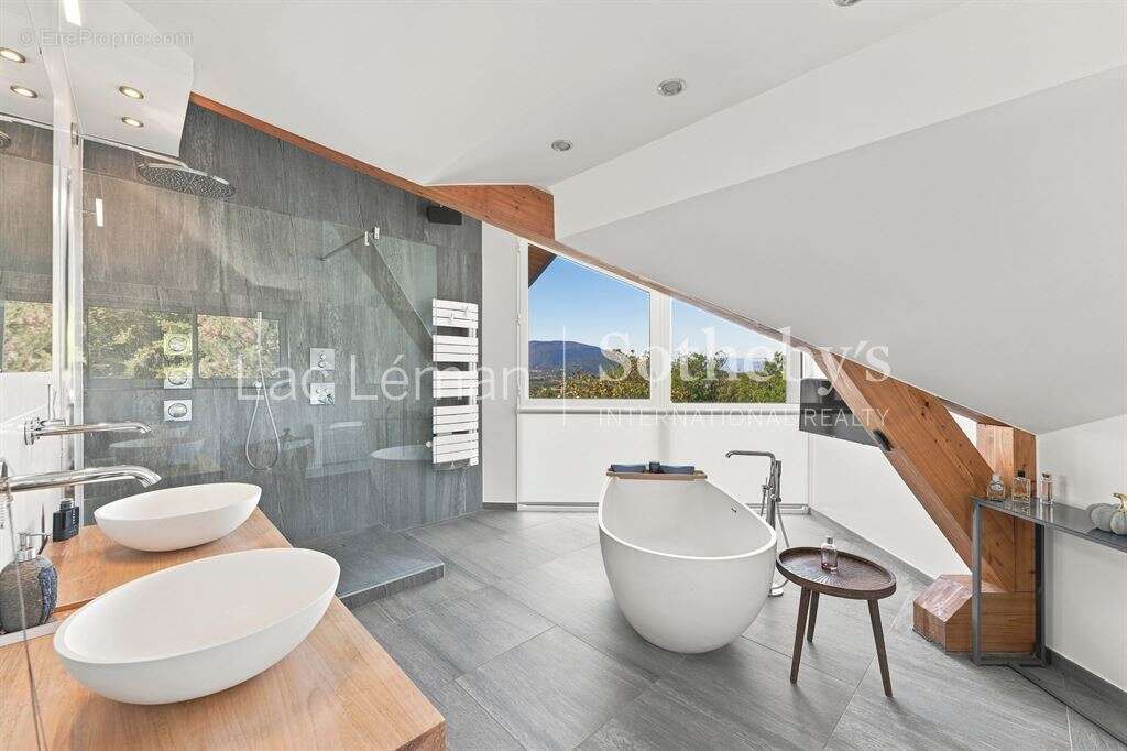 Villa Contemporaine d'Exception avec 4 Chambres en Suite - photo 12