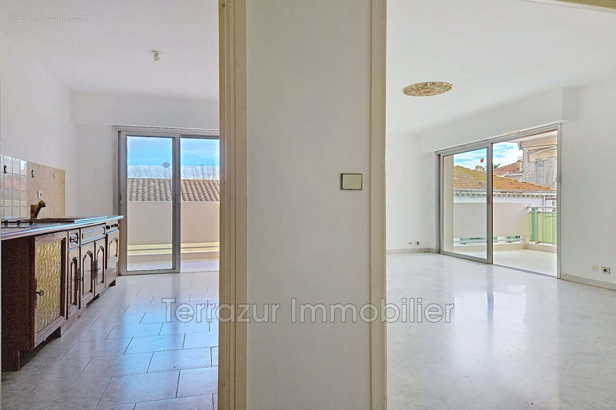 Appartement à VALLAURIS