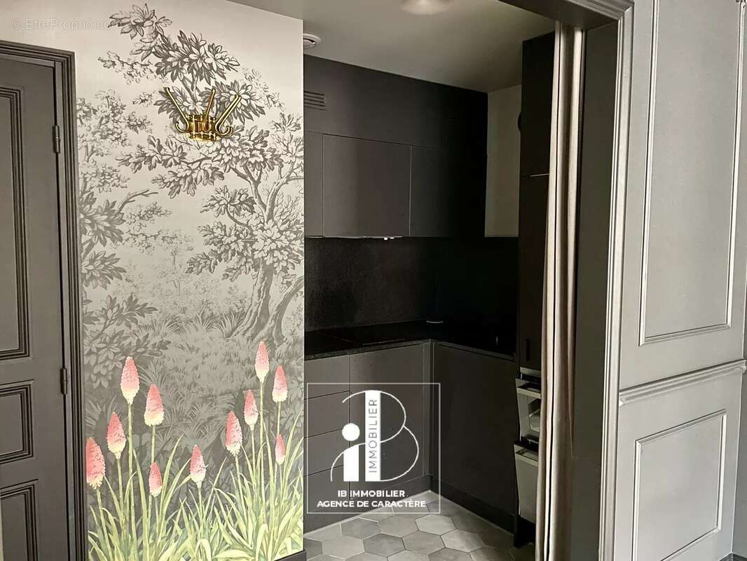 Commerce à FONTAINEBLEAU