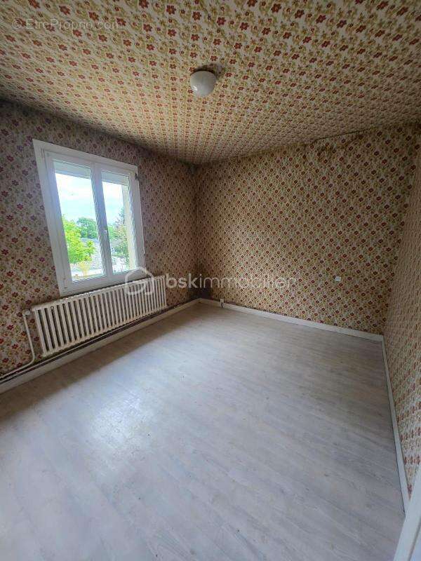 Maison à LA BAZOGE-MONTPINCON