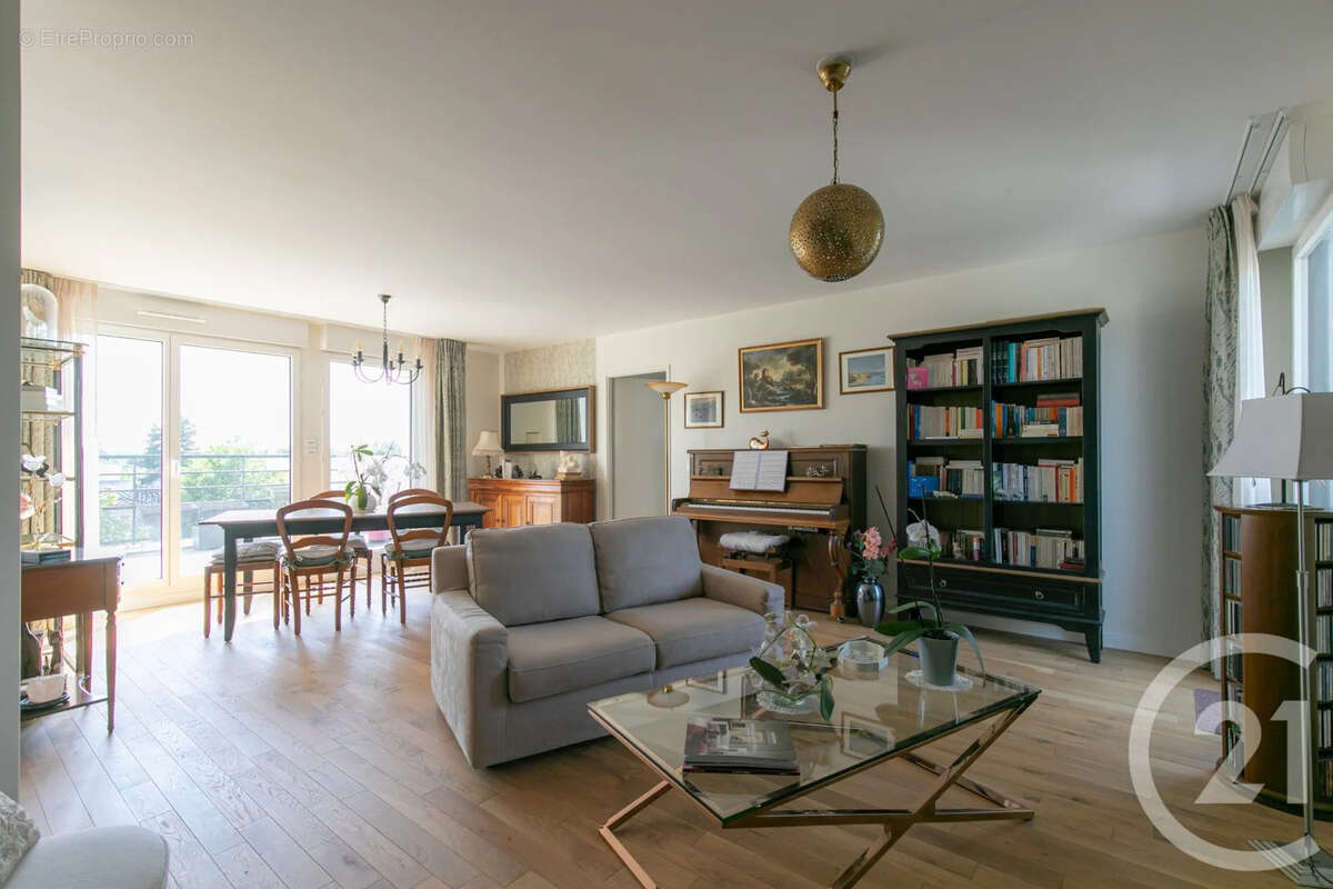Appartement 96 m² à Saint-Maur-Des-Fosses  - photo 3