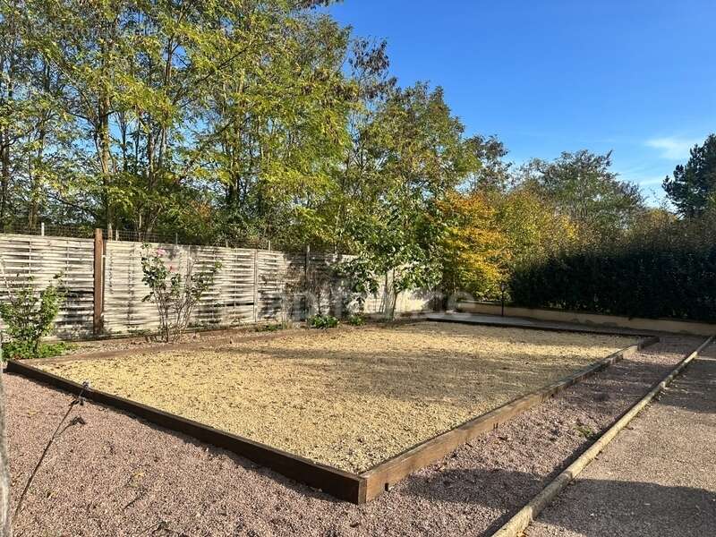 Maison à CHAMPS-SUR-YONNE