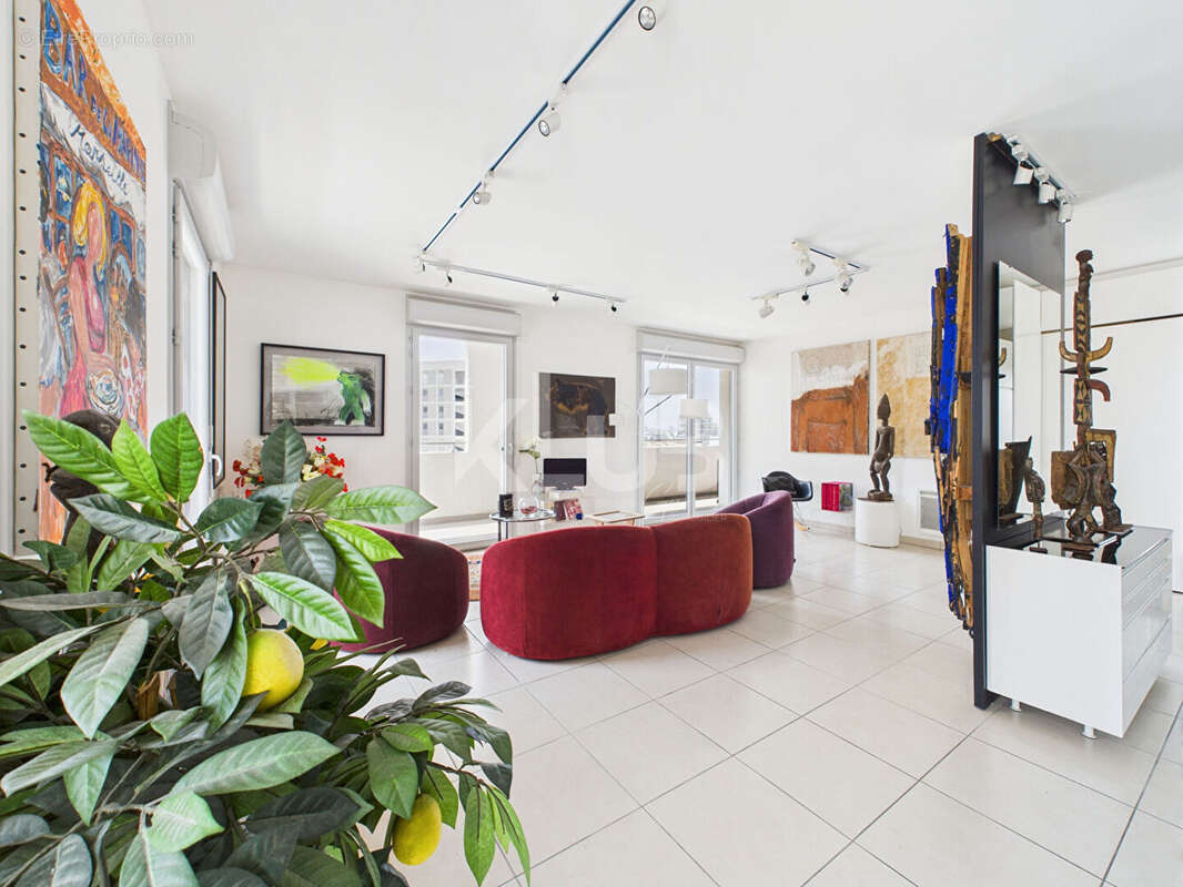 Appartement à MARSEILLE-3E