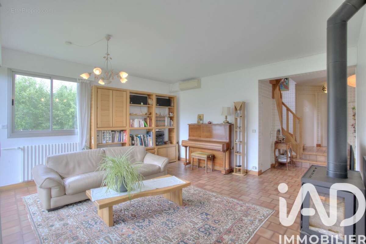 Photo 4 - Maison à BURES-SUR-YVETTE