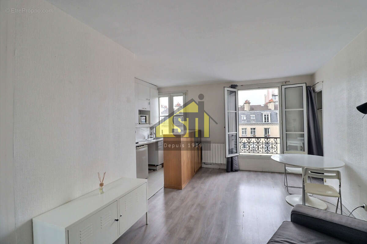 Appartement à PARIS-14E
