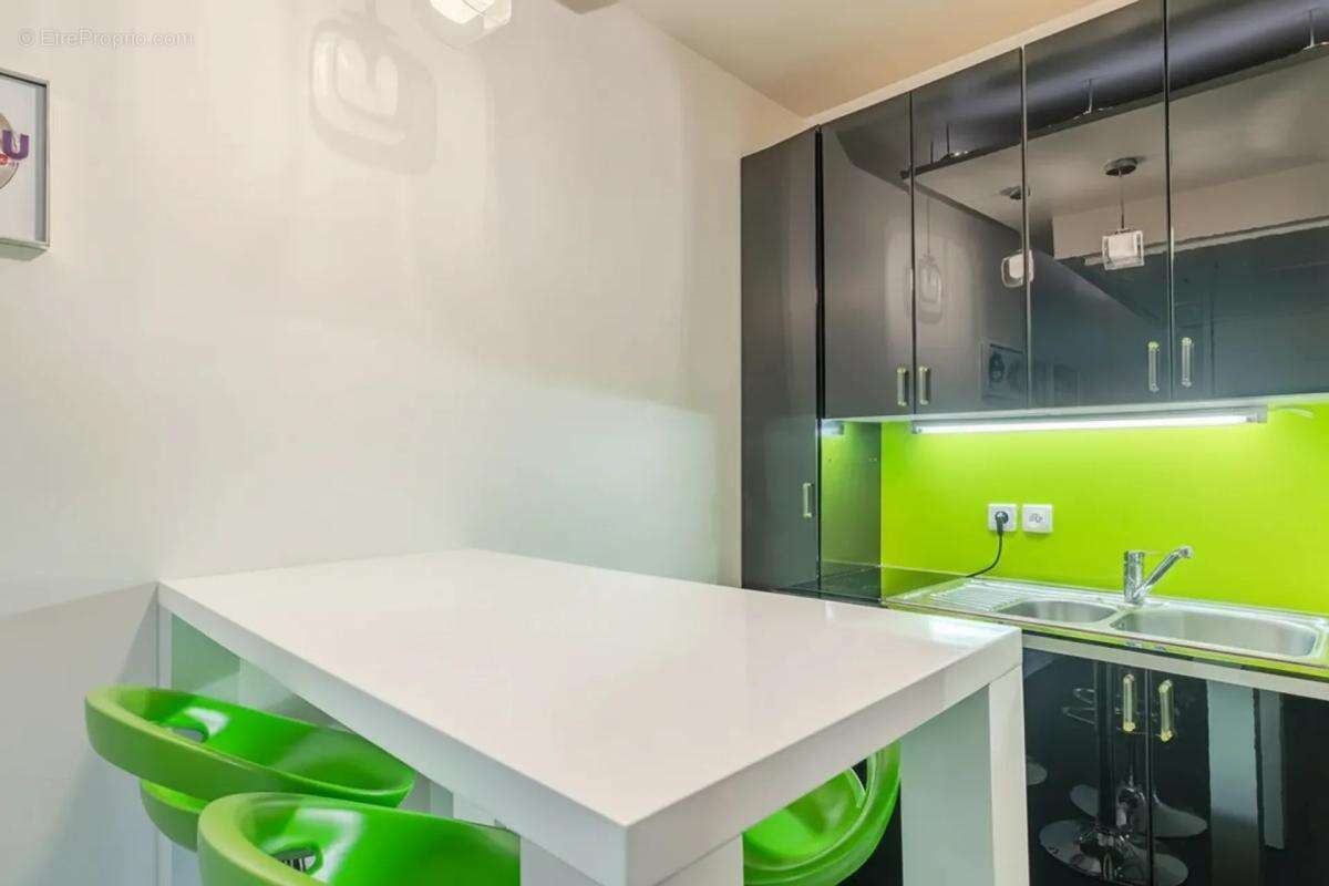 Appartement à PARIS-11E