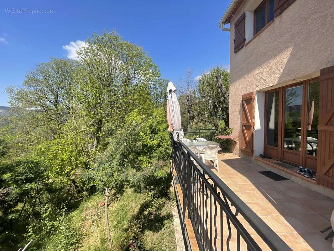 Maison à BERRE-LES-ALPES