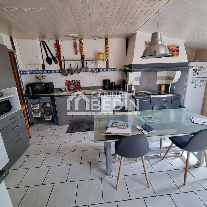 Maison à SAINTE-EULALIE-EN-BORN