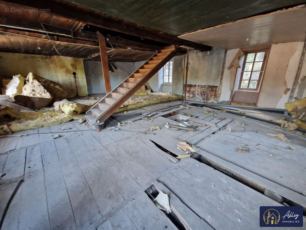 Appartement à CHAMPS-SUR-TARENTAINE-MARCHAL