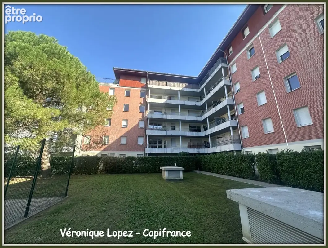 AGEN, appartement T2 avec terrasse, garage individuel et piscine commune - photo 9