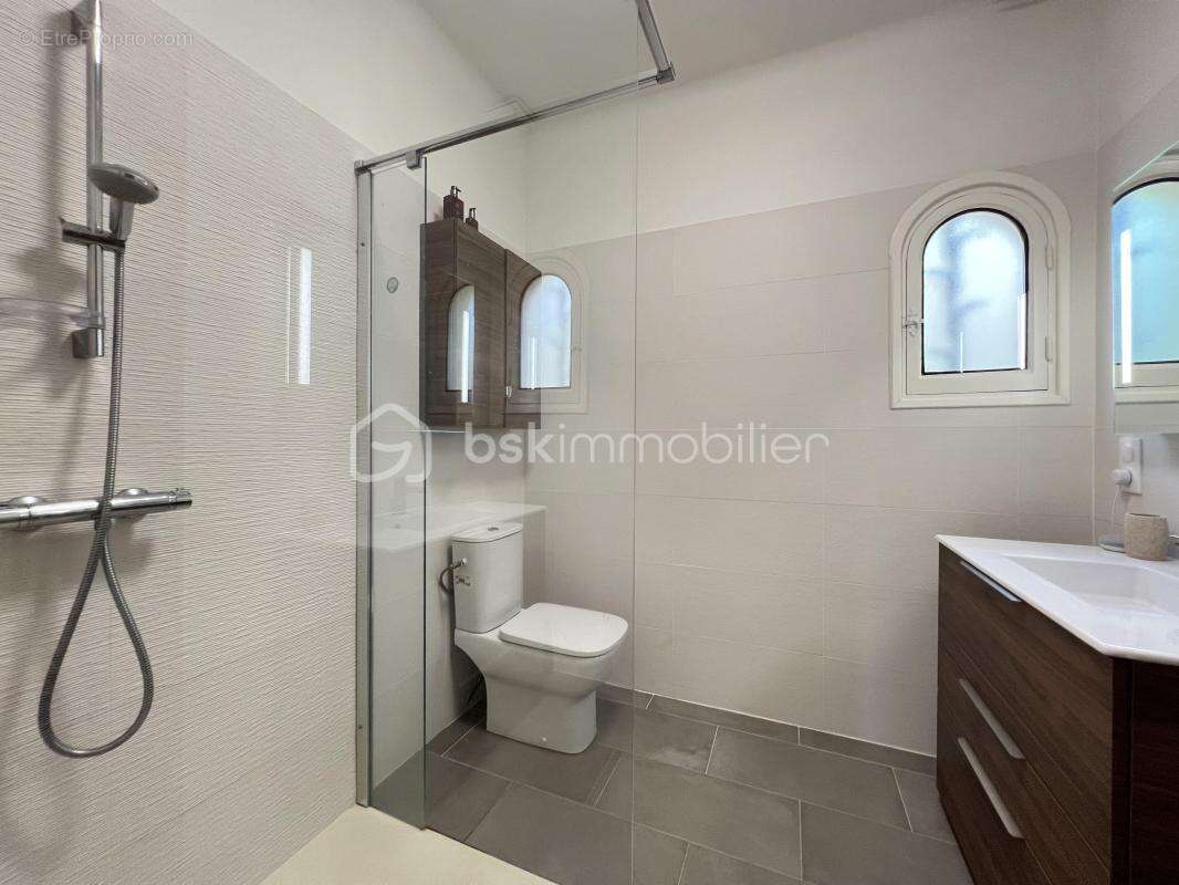 Villa 197,5 m2 habitables avec piscine et terrain de 3583 m2 - photo 14