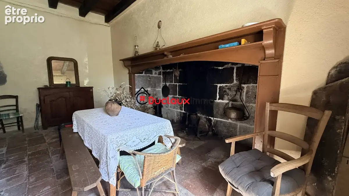Maison auvergnate en pierre avec grange - photo 3