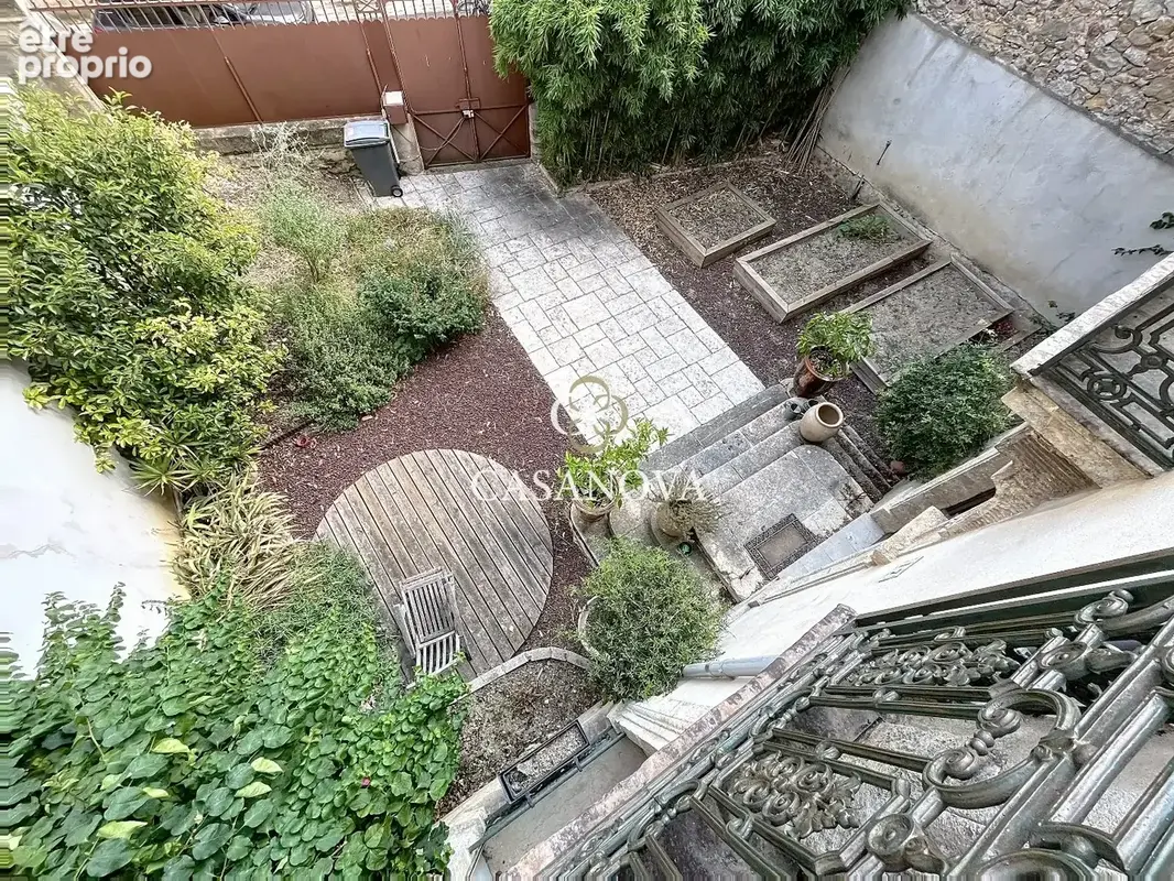 Maison de caractere avec jardin et piscine. grand garage. centre-ville tous commerces. potentiel chambres d'hotes et gites. 40 k - photo 12