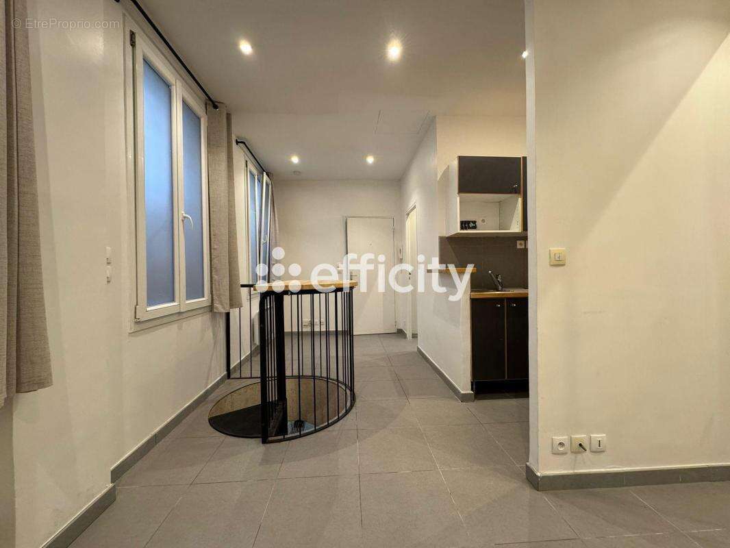 Appartement à PARIS-11E