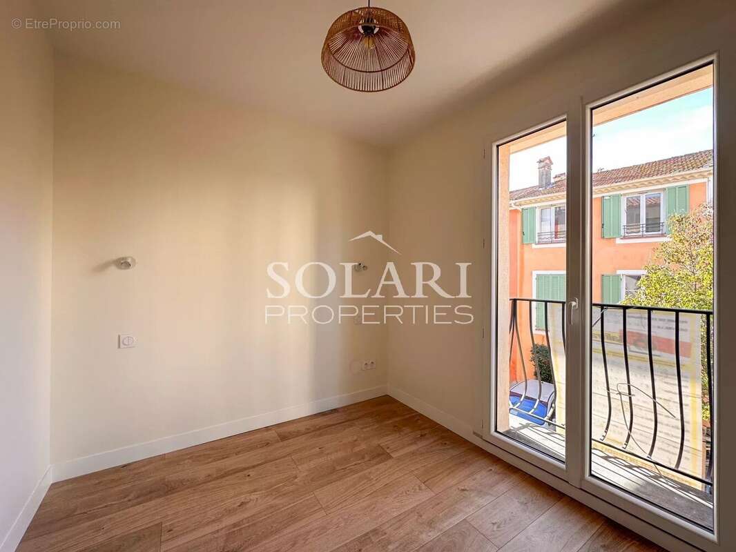 Appartement à MANDELIEU-LA-NAPOULE