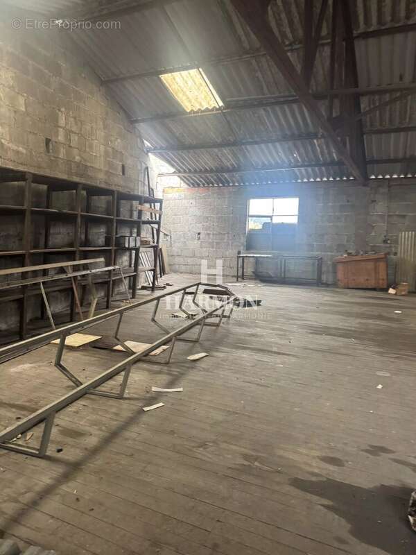 Harmon a vendre : Atelier   Oloron-Sainte-Marie - photo 4
