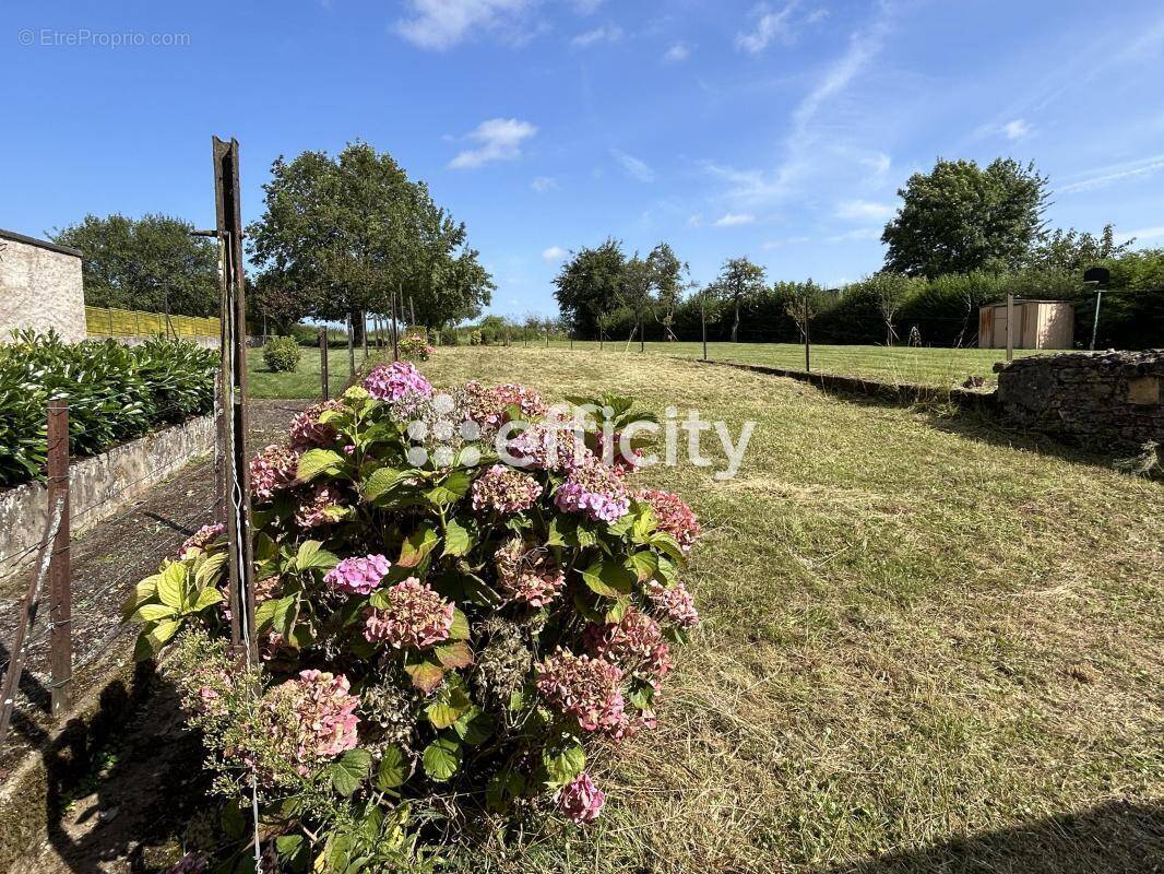 Maison à COSNES-ET-ROMAIN