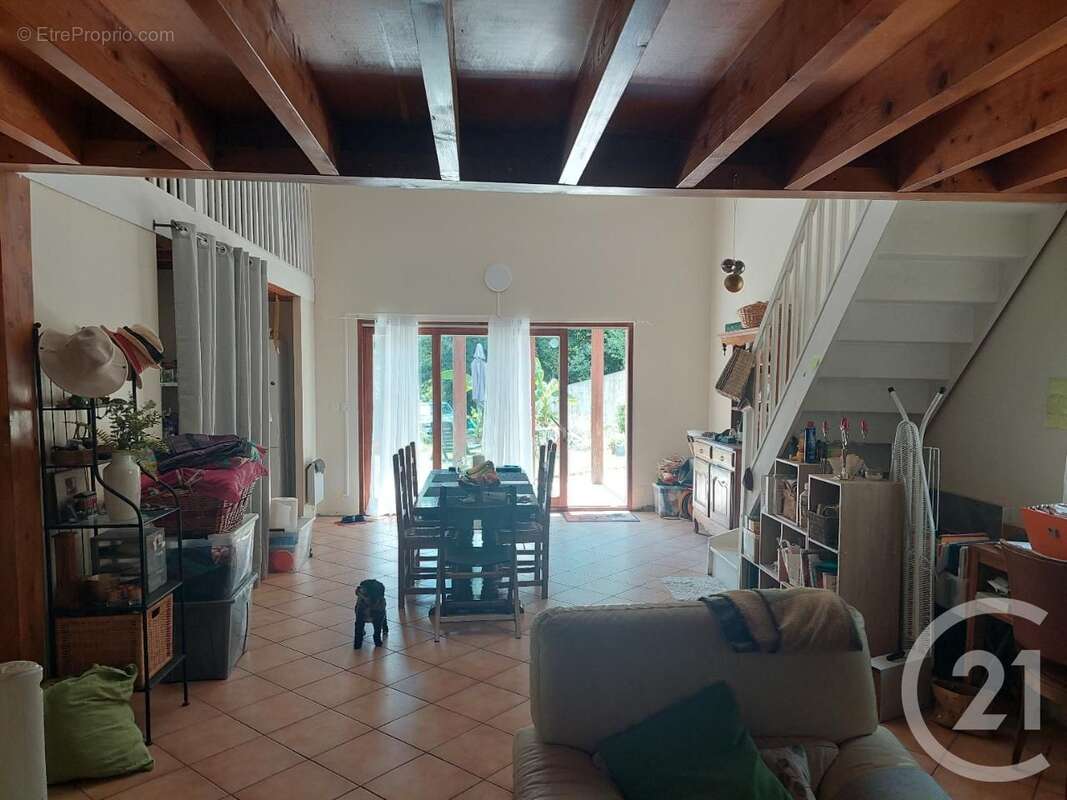 Maison à POUQUES-LORMES