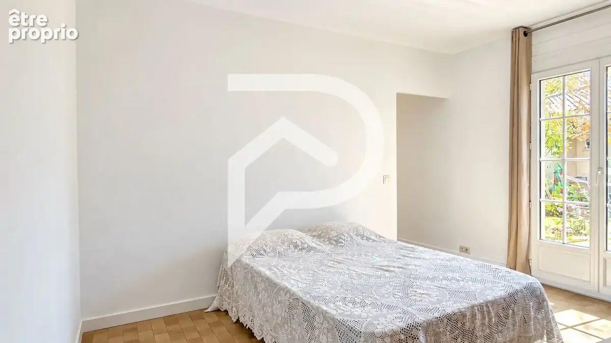 Maison de plain-pied 142 m² avec dépendance aménagée  4 chambres terrain 1 000 m² - photo 11